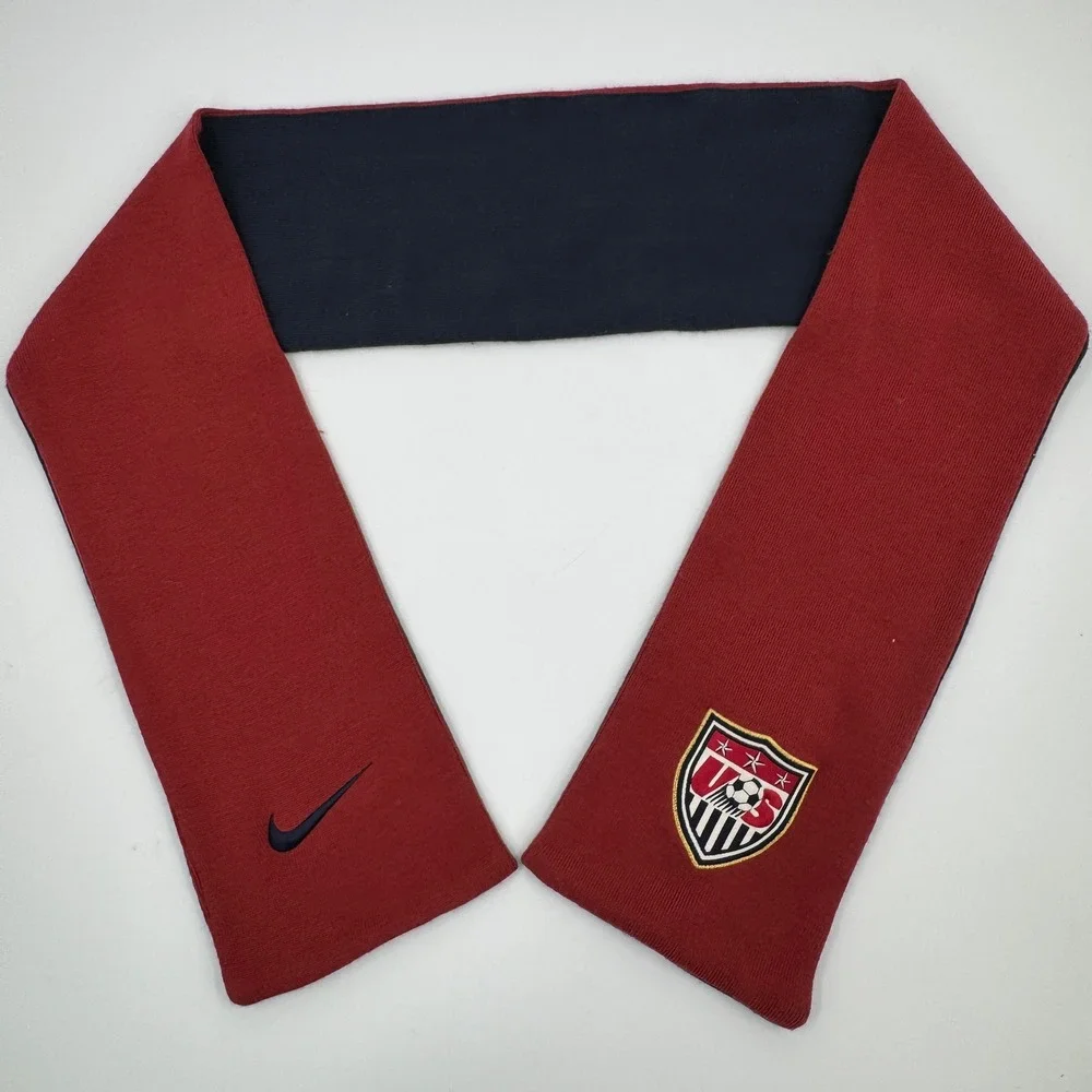 Nike US Soccer Reversible Knit Scarf Red Navy Blue Embroidered Logo‎ Fan Gear